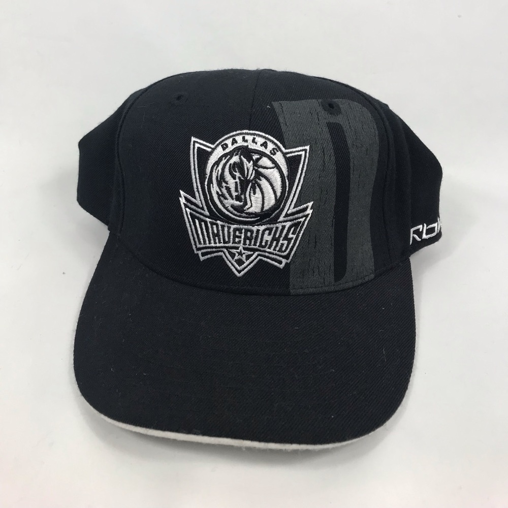 Dallas Mavericks Reebok black hat